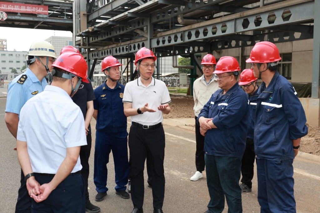 市委常委、常務副市長張韶峰檢查節(jié)日期間化工企業(yè)安全生產(chǎn)工作