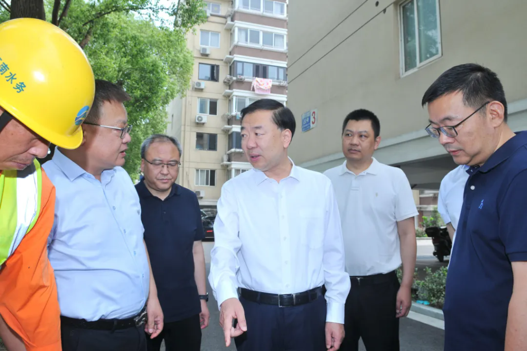 許峰調研生活污水管網建設改造工作